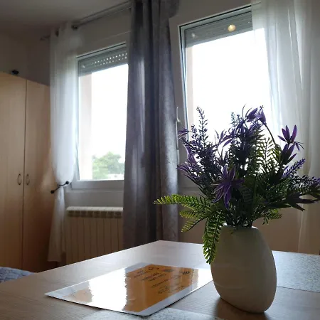 64 - Besplatan Javni Parking * Нови-Сад