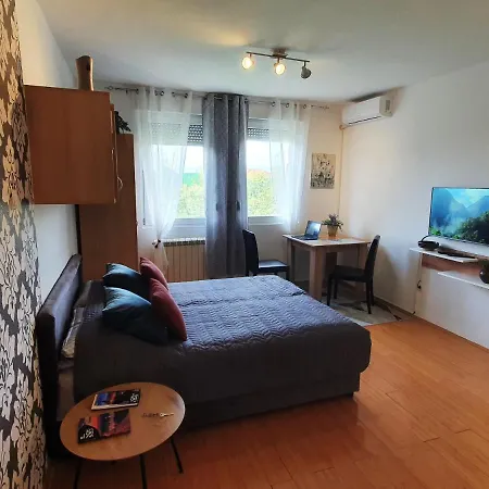 64 - Besplatan Parking Za Goste Apartment