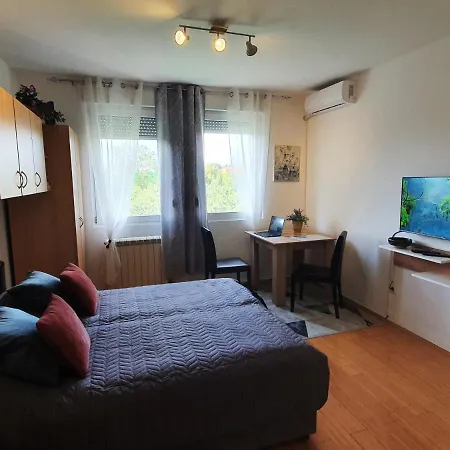 Апартаменты 64 - Besplatan Javni Parking